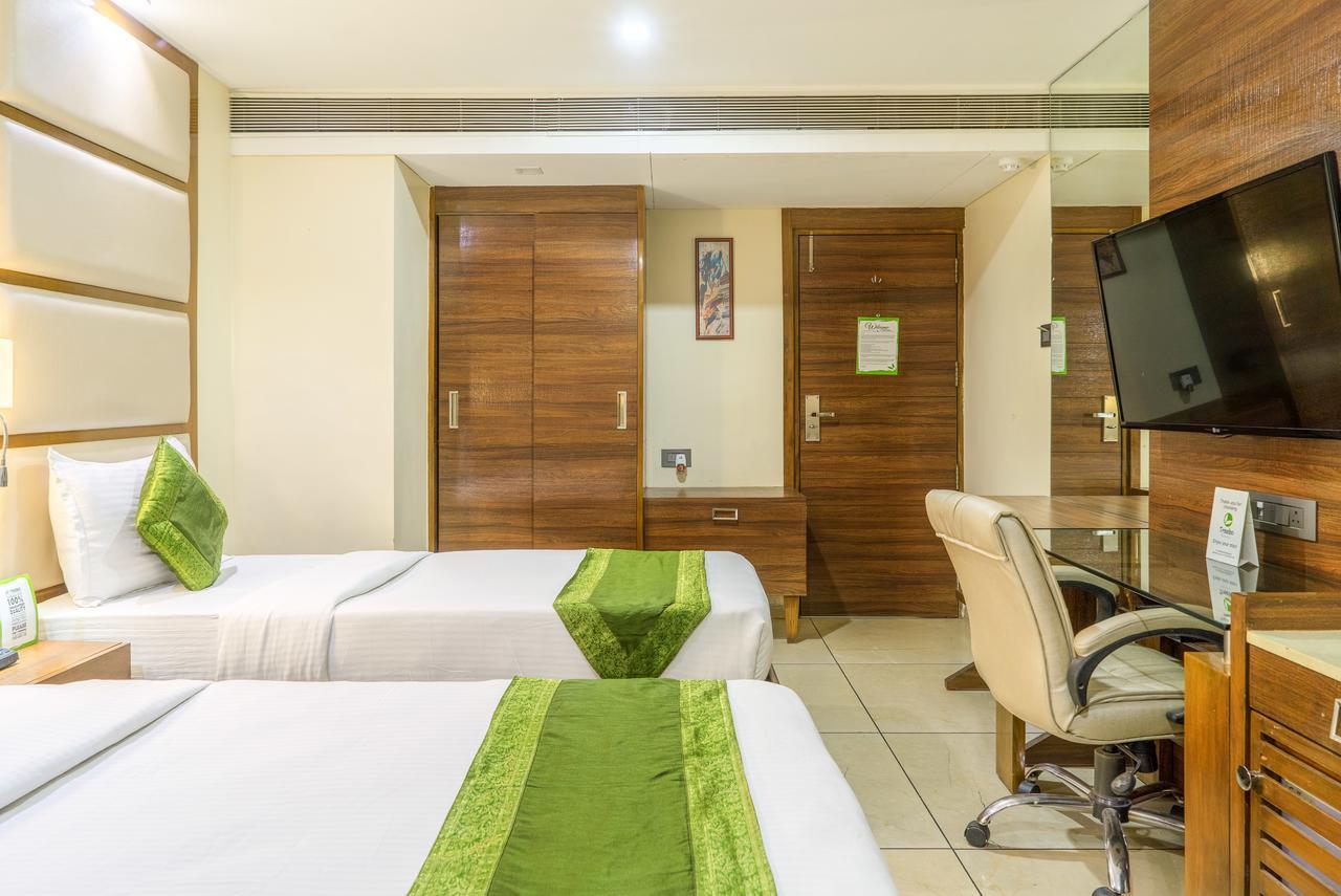 Super Inn Armoise Hotel Amhedabad Dış mekan fotoğraf